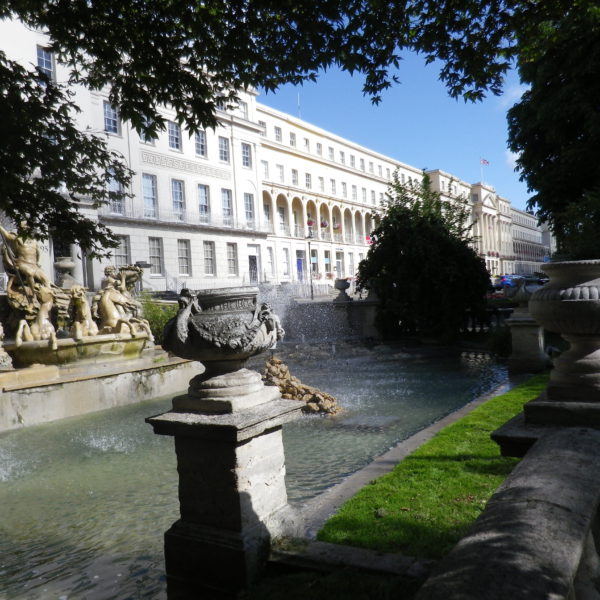 チェルトナムの町について