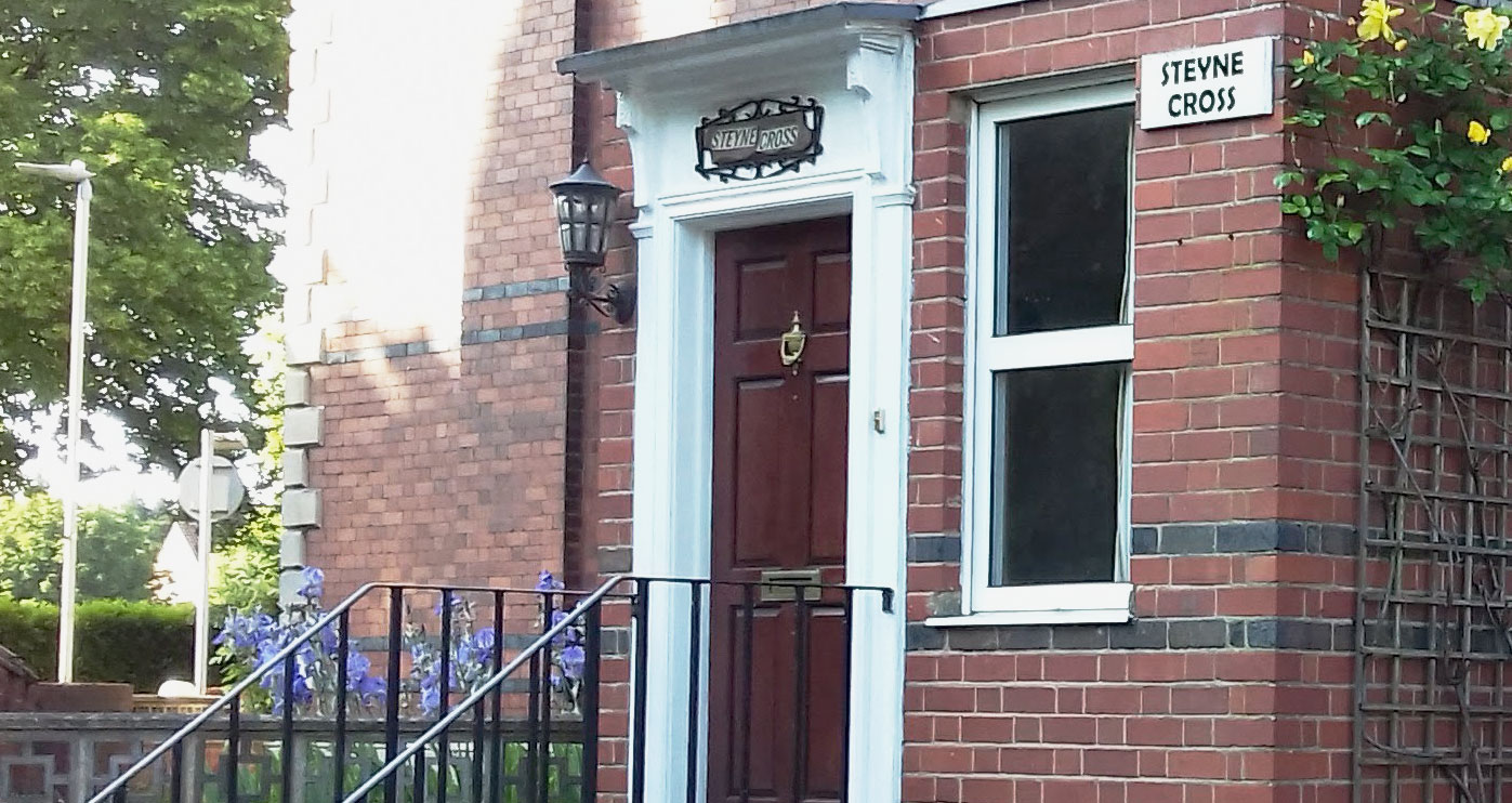 STAY IN AN ENGLISH COUTRY TOWN